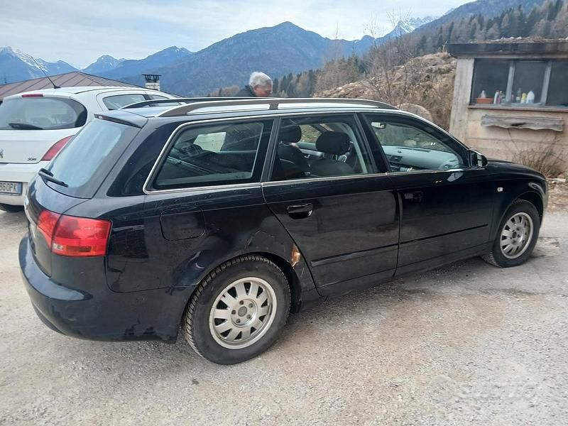 Usata Audi A4 101 CV (74 kW) 2005 Nero Station wagon