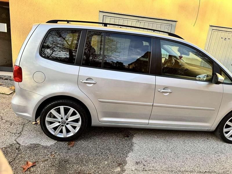 Usata VW Touran Comfortline 105 CV (77 kW) 2015 Grigio Monovolume