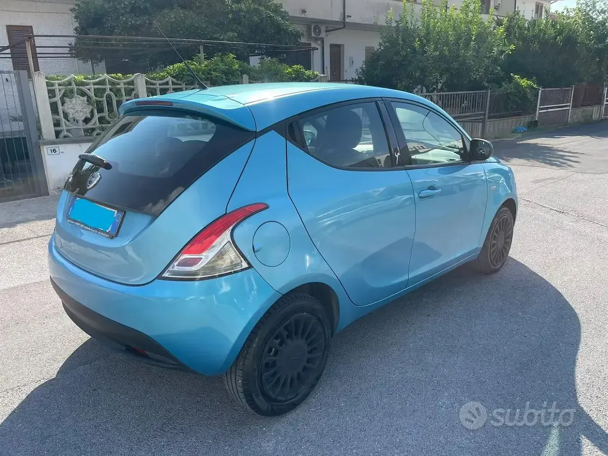 Usata Lancia Ypsilon S 95 CV (69 kW) 2014 Bluazzurro Utilitaria