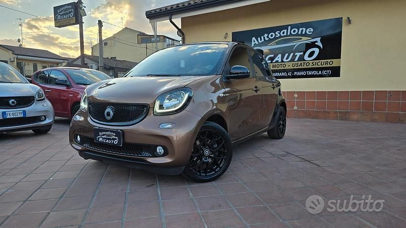 Marrone Usata 2016 Smart ForFour Prime Due volumi | 13.490 € (Cara) - Immagine 1/4