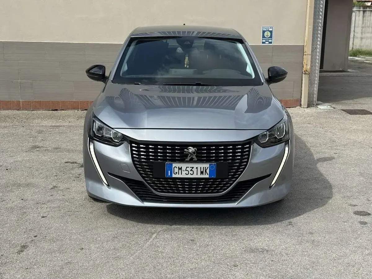 Usata Peugeot 208 Allure 102 CV (75 kW) 2023 Other Utilitaria