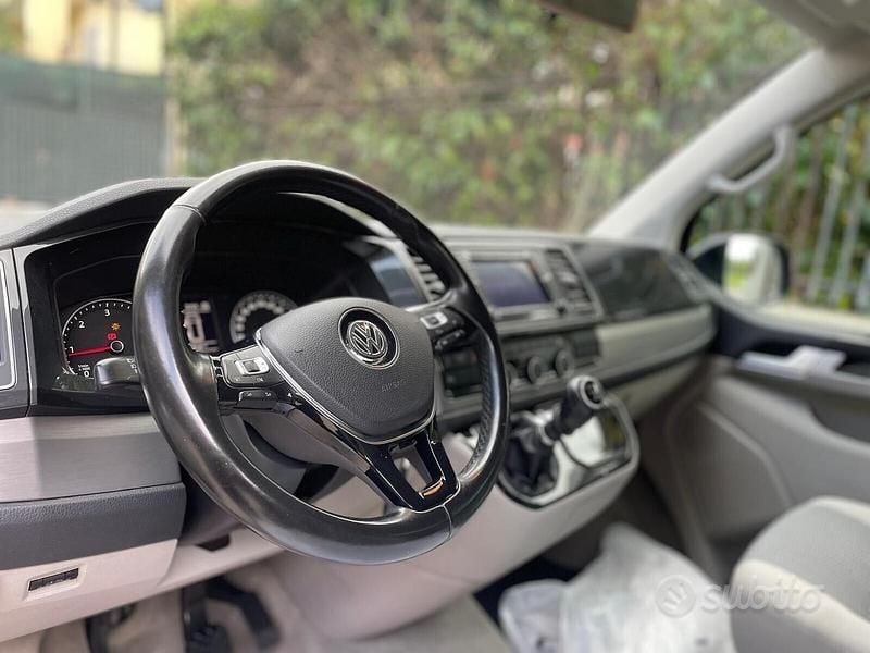 Usata VW Multivan Comfortline 150 CV (110 kW) 2016 Grigio Furgone