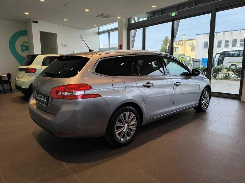 Usata Peugeot 308 SW Allure 131 CV (96 kW) 2021 Grigio Station wagon
