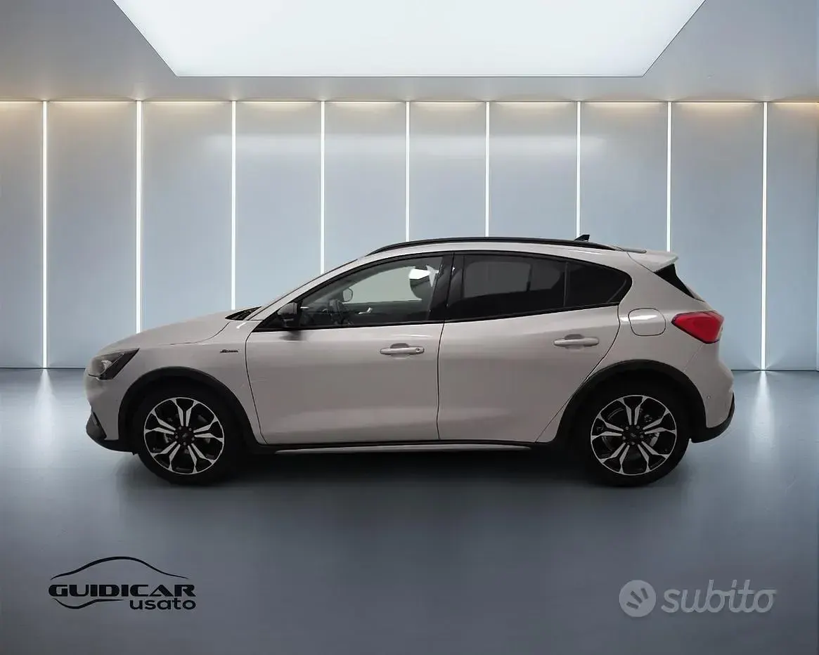 Usata Ford Focus Active 119 CV (87 kW) 2021 Grigio Berlina