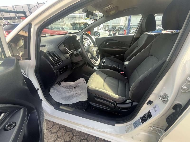 Usata Kia Rio Active 86 CV (63 kW) 2013 Bianco Berlina