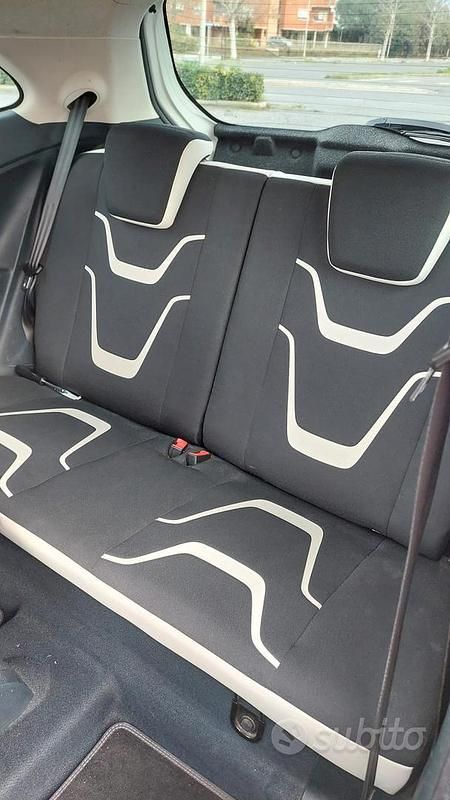 Usata Ford Ka 69 CV (50 kW) 2016 Bianco Berlina