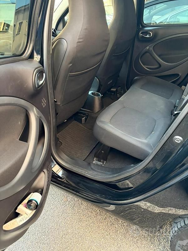 Usata Smart ForFour 71 CV (52 kW) 2016 Nero Utilitaria