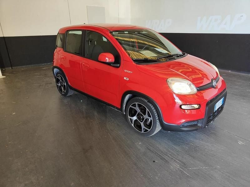 Usata Fiat Panda Sport 69 CV (50 kW) 2022 Rosso Utilitaria