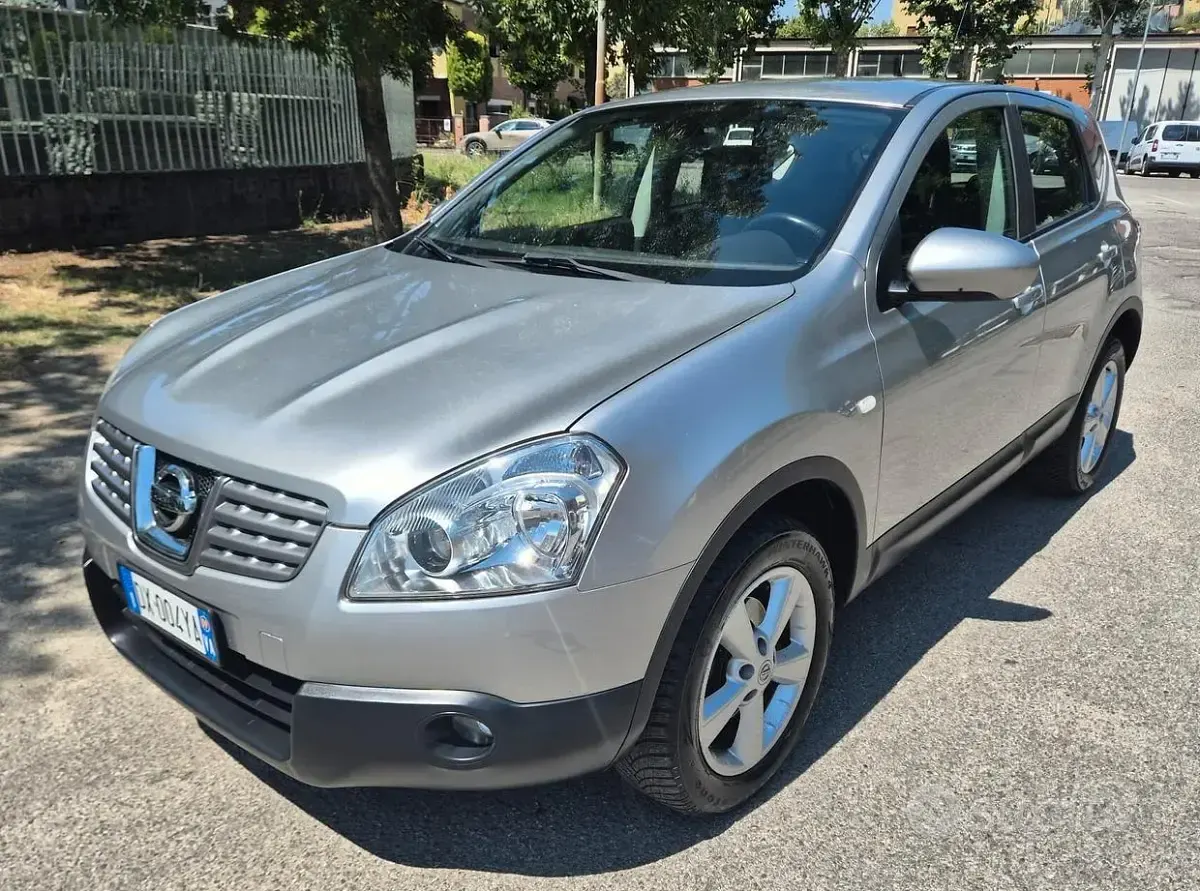 Usata Nissan Qashqai Tekna 150 CV (110 kW) 2009 Grigio SUV