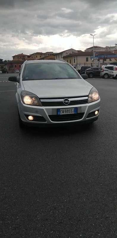 Usata 2005 Opel Astra GTC Edition Berlina | 1600 € (Buon prezzo) - Immagine 1/4