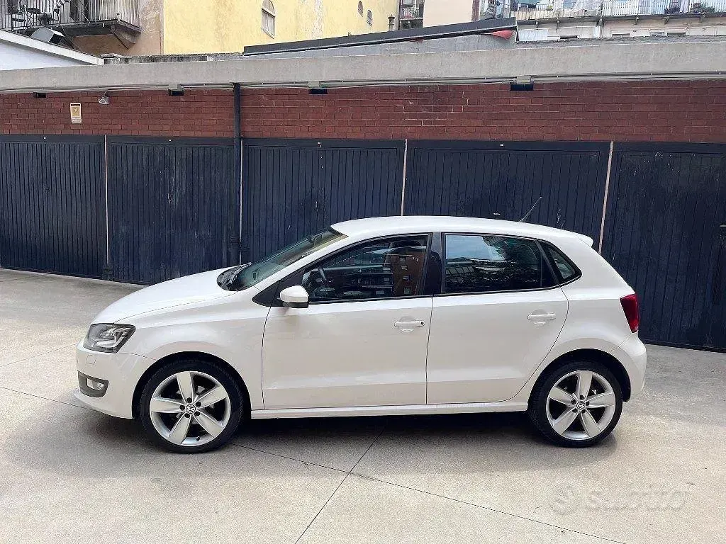 Usata VW Polo Highline 105 CV (77 kW) 2011 Bianco Utilitaria