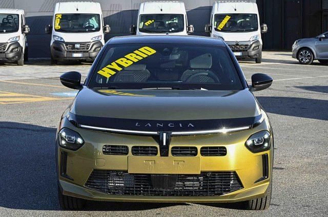 Nuova Lancia Ypsilon 2025 Oro Utilitaria