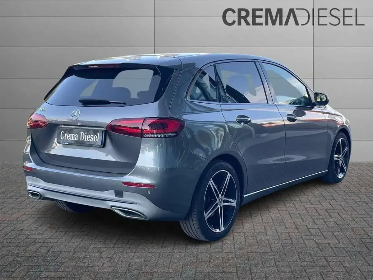 Usata Mercedes B180 116 CV (85 kW) 2021 Grigio Utilitaria