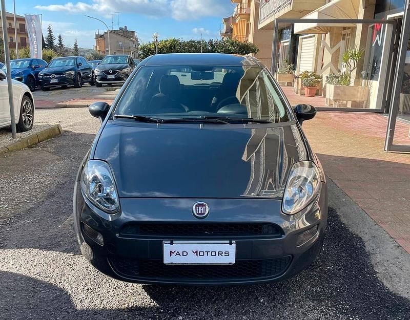 Usata Fiat Punto Lounge 85 CV (62 kW) 2013 Grigio Berlina