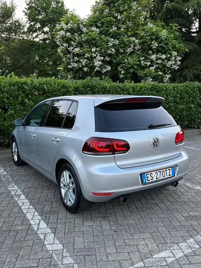 Usata VW Golf VI 105 CV (77 kW) 2011 Grigio Utilitaria