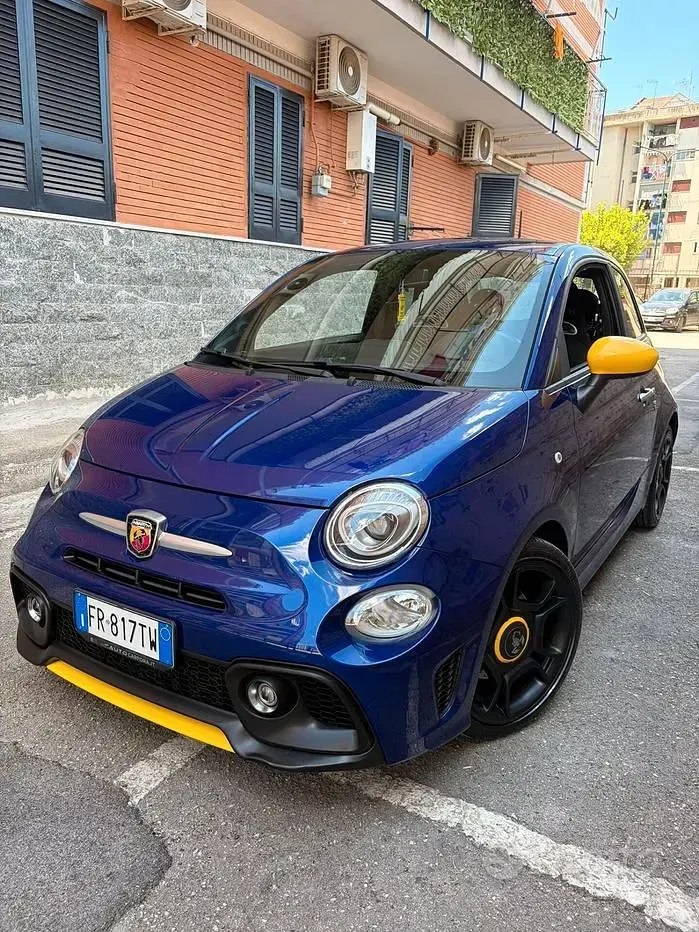 Usata Abarth 595 Pista 160 CV (117 kW) 2018 Bluazzurro Berlina