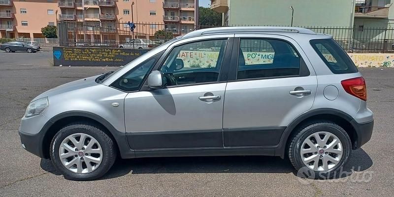 Usata Fiat Sedici Emotion 135 CV (99 kW) 2011 Grigio SUV