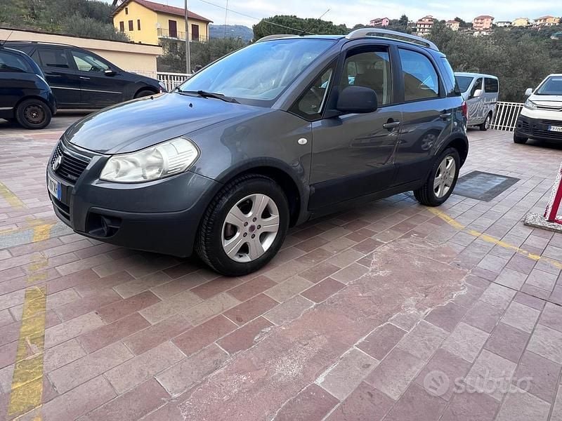 Usata Fiat Sedici Emotion 120 CV (88 kW) 2009 Grigio SUV