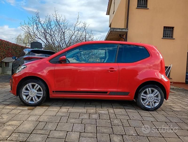 Usata VW up! 68 CV (50 kW) 2017 Rosso Utilitaria