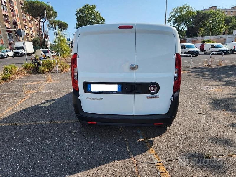 Usata Fiat Doblò 95 CV (69 kW) 2018 Bianco Monovolume