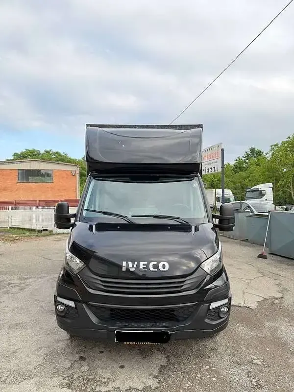 Usata Iveco Daily 179 CV (131 kW) 2018