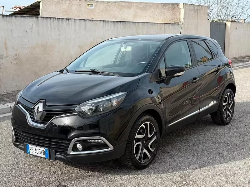 Usata Renault Captur 90 CV (66 kW) 2015 Nero SUV