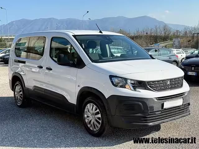 Usata Peugeot Rifter 102 CV (75 kW) 2021 Bianco Monovolume