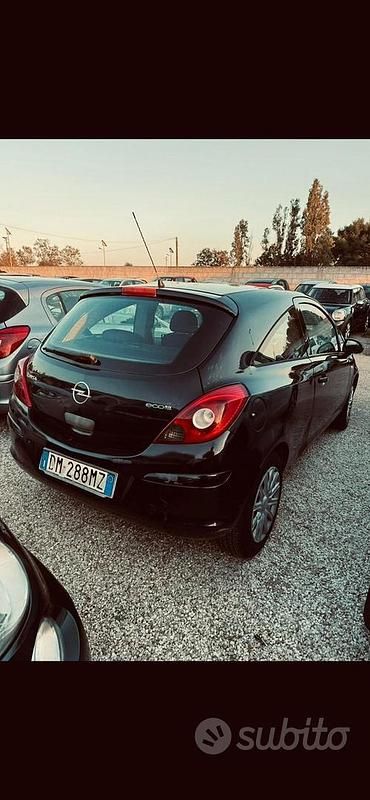 Usata Opel Corsa 75 CV (55 kW) 2008 Nero Coupé