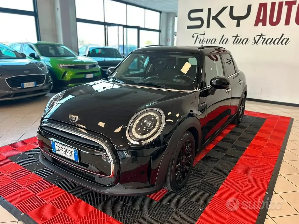 Usata Mini ONE Business 102 CV (75 kW) 2021 Nero Utilitaria