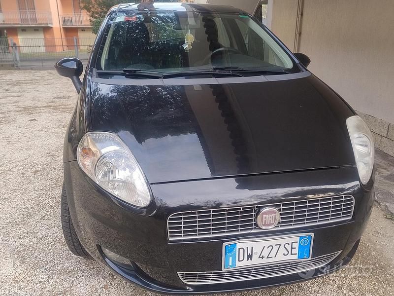 Usata Fiat Grande Punto 77 CV (56 kW) 2009 Nero Utilitaria