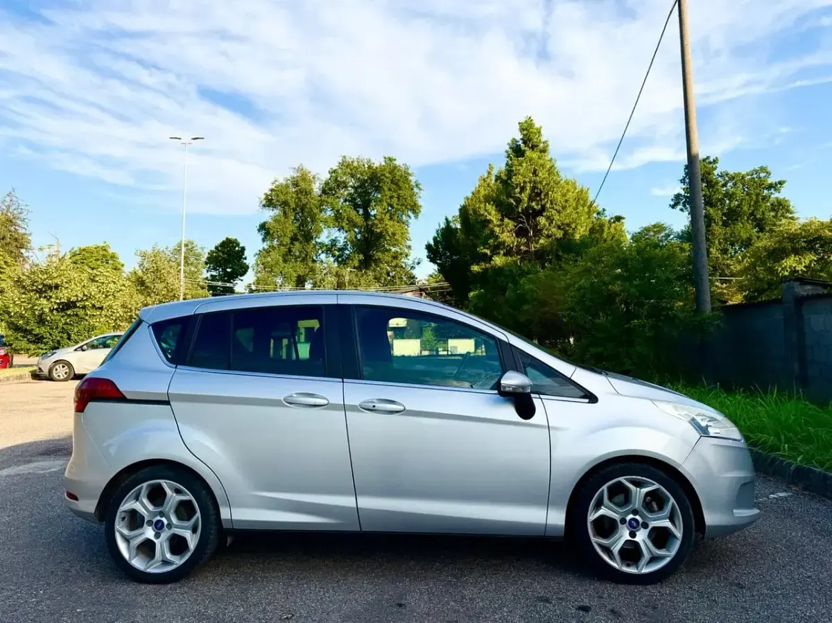 Usata Ford B-MAX Titanium 95 CV (69 kW) 2013 Argento Monovolume