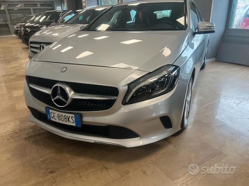 Usata Mercedes A180 109 CV (80 kW) 2016 Argento Berlina