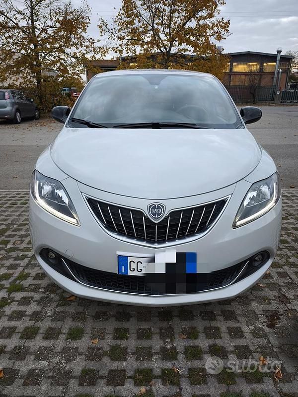Usata Lancia Ypsilon Gold 69 CV (50 kW) 2021 Utilitaria