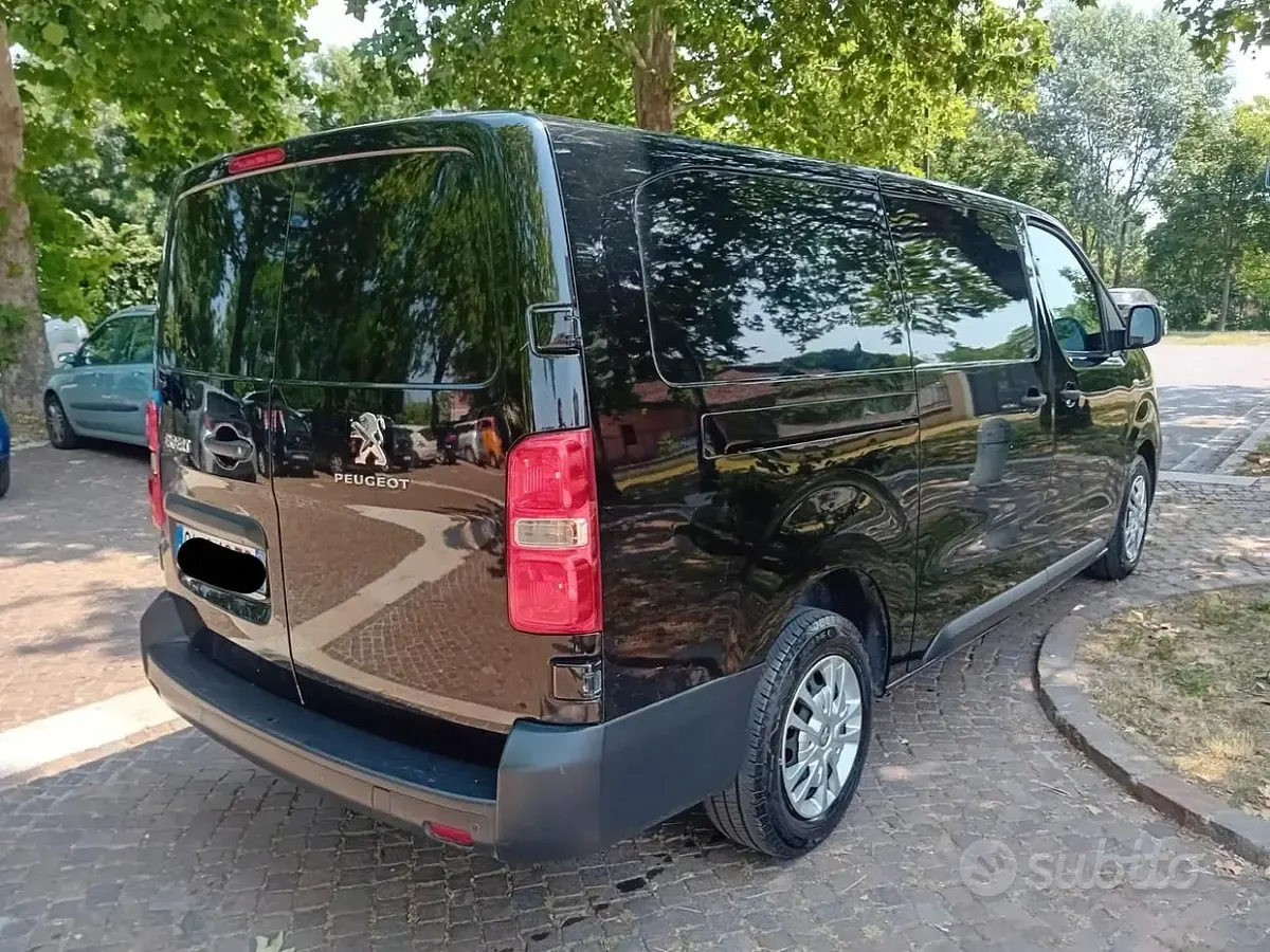 Usata Peugeot Expert Premium 140 CV (102 kW) 2022 Nero Furgone