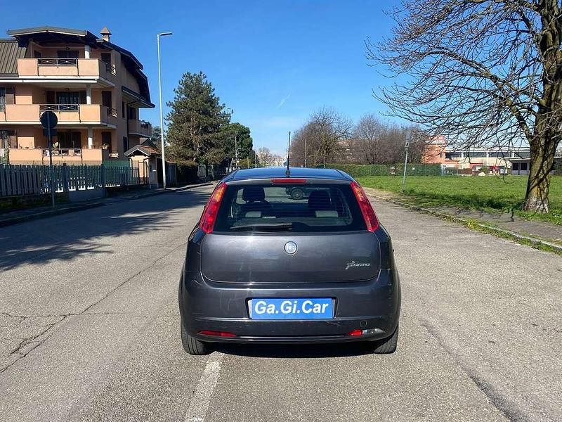Usata Fiat Grande Punto Active 77 CV (56 kW) 2007 Grigio Utilitaria