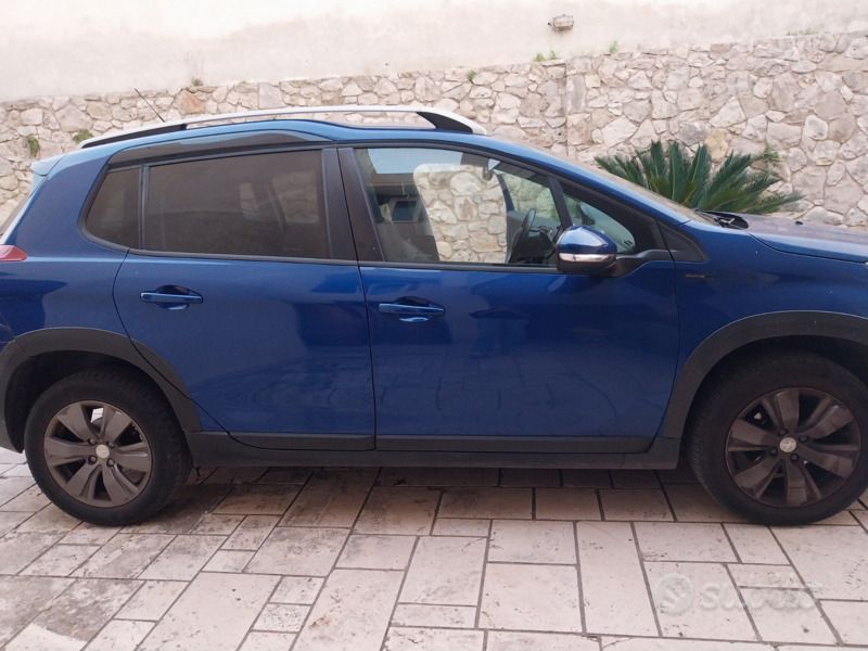 Usata Peugeot 2008 102 CV (75 kW) 2019 Blu SUV