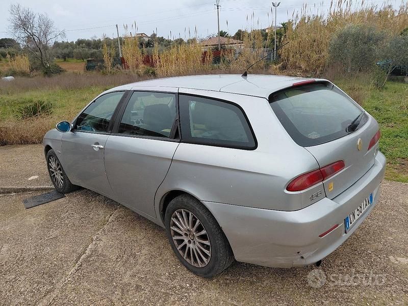 Usata Alfa Romeo 156 140 CV (102 kW) 2004 Grigio Station wagon