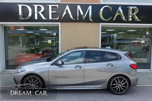 Usata BMW 120 M Sport 190 CV (139 kW) 2020 Grigio metallizzato Utilitaria