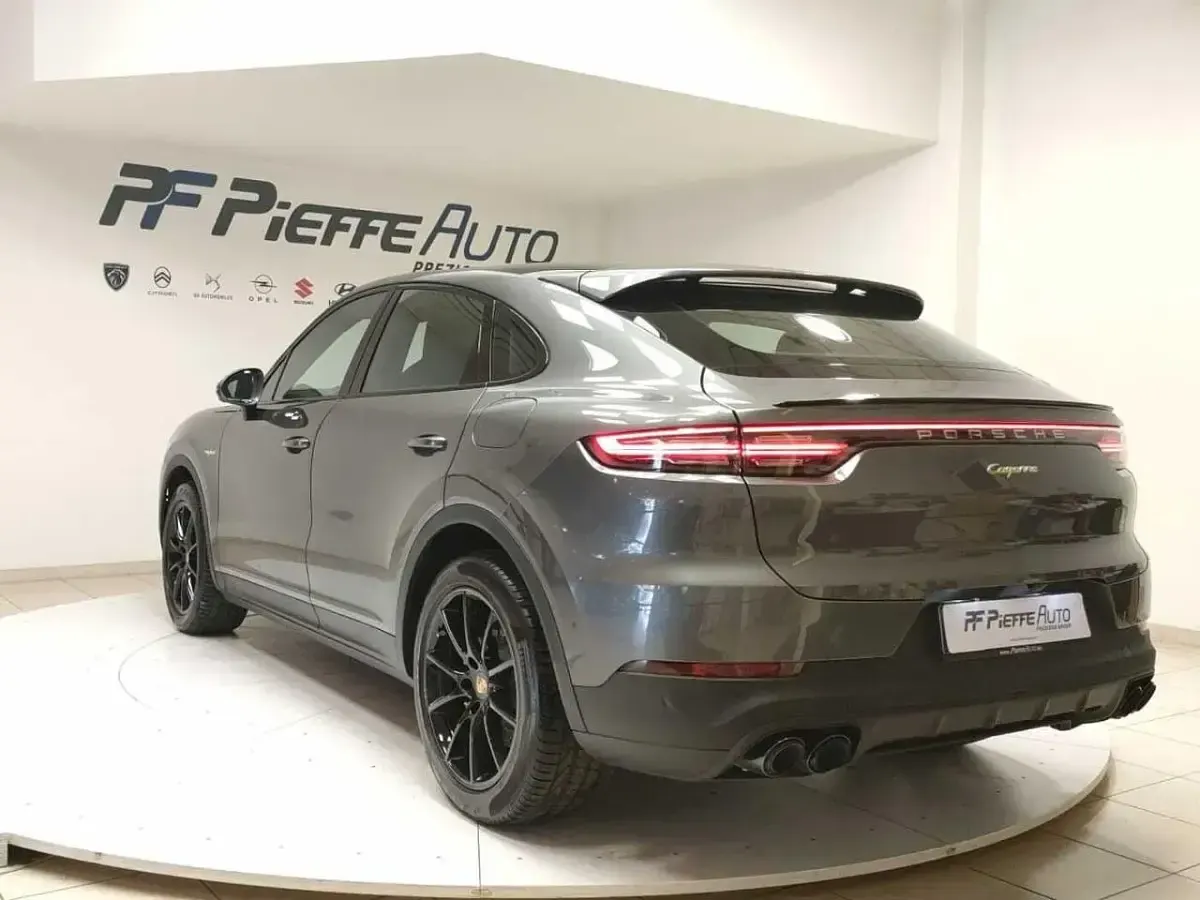 Usata Porsche Cayenne 340 CV (250 kW) 2021 Grigio grafite SUV