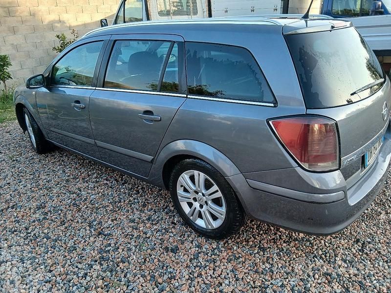 Usata Opel Astra 101 CV (74 kW) 2007 Marrone Station wagon