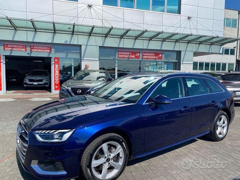 Käytetty Audi A4 Business 163 HP (119 kW) 2023 Sininen Farmari