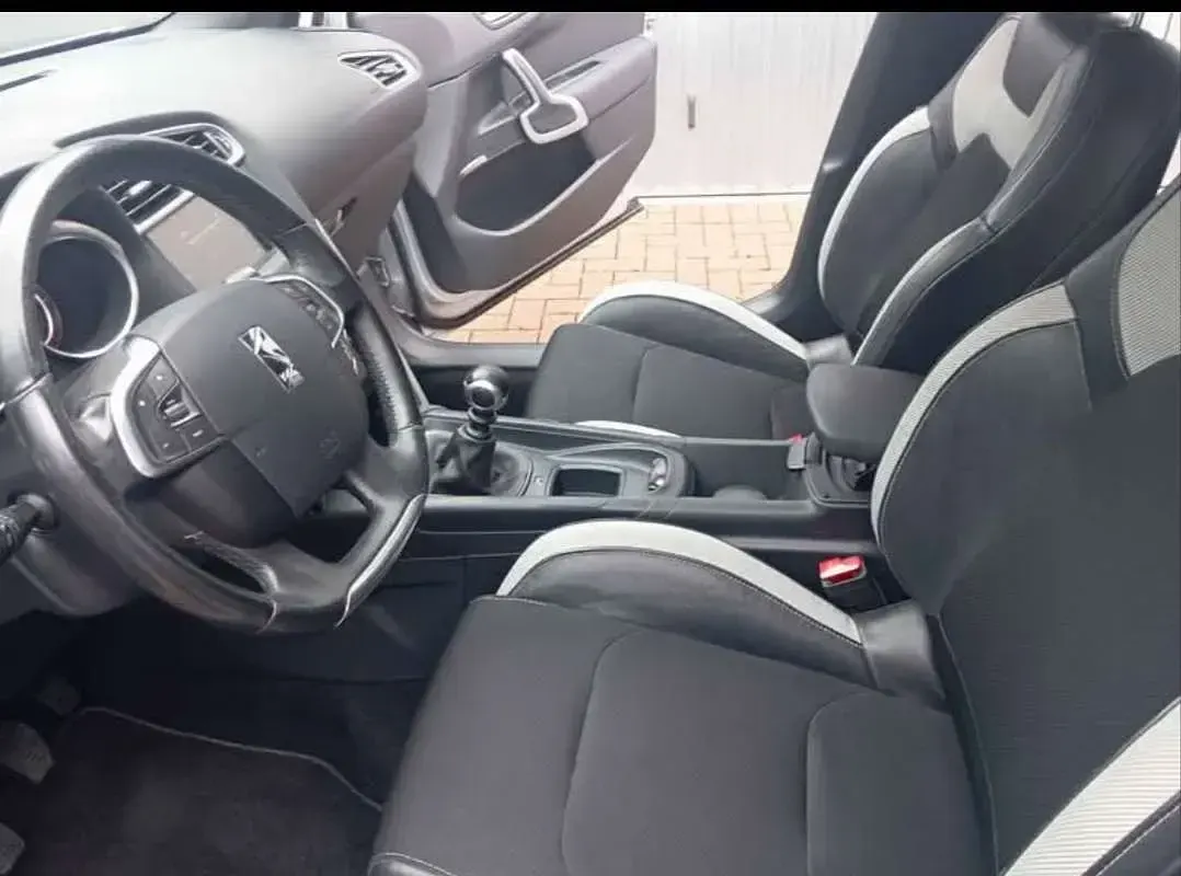 Usata DS Automobiles DS4 Crossback Sport Chic 120 CV (88 kW) 2015 SUV