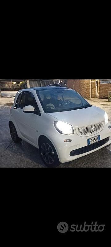 Usata Smart ForFour 72 CV (52 kW) 2016 Bianco Utilitaria