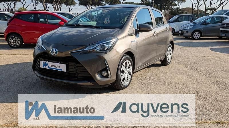 Usata Toyota Yaris Hybrid 72 CV (52 kW) 2019 Grigio Berlina