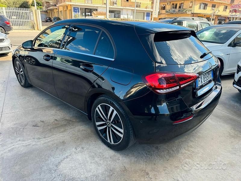 Usata Mercedes A180 136 CV (100 kW) 2019 Nero Berlina