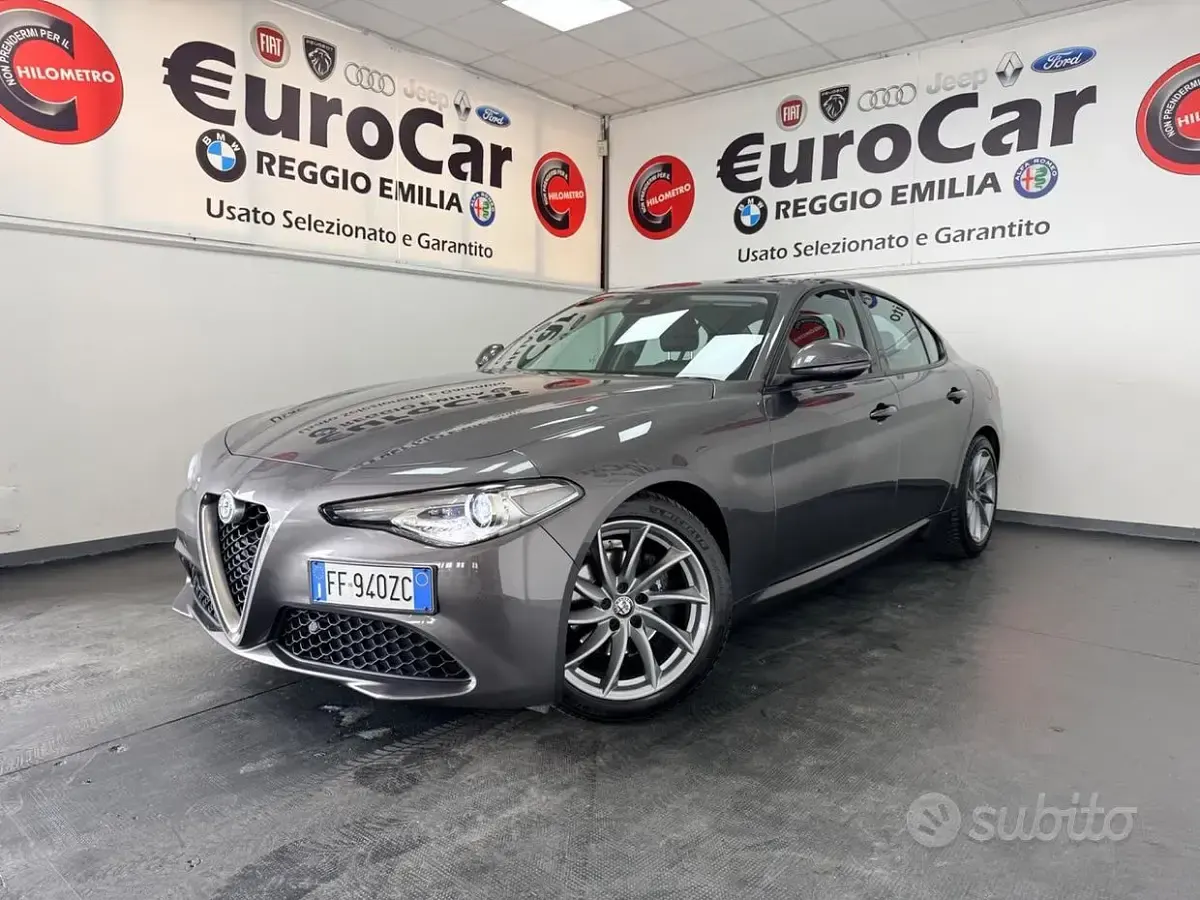Usata Alfa Romeo Giulia Super 150 CV (110 kW) 2016 Grigio Berlina
