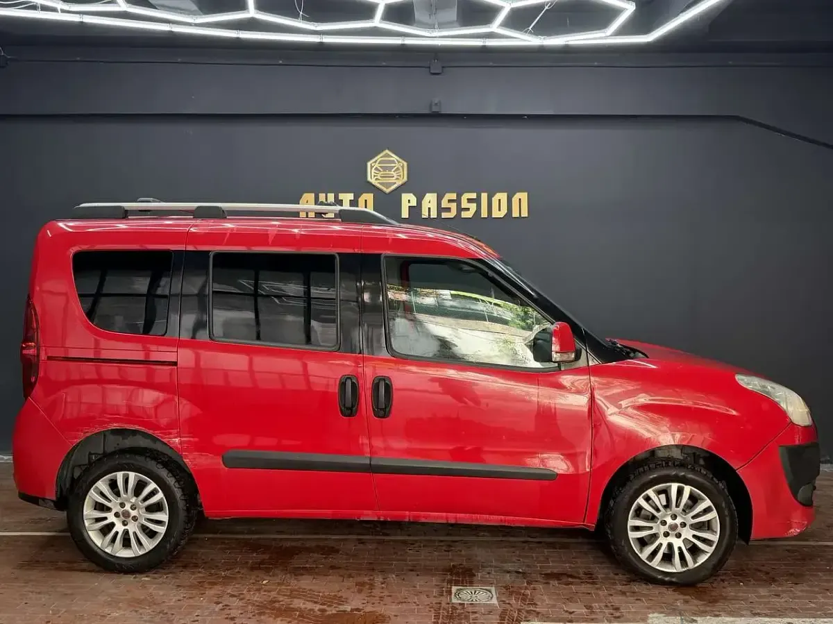 Usata Fiat Doblò Emotion 95 CV (69 kW) 2010 Other Monovolume