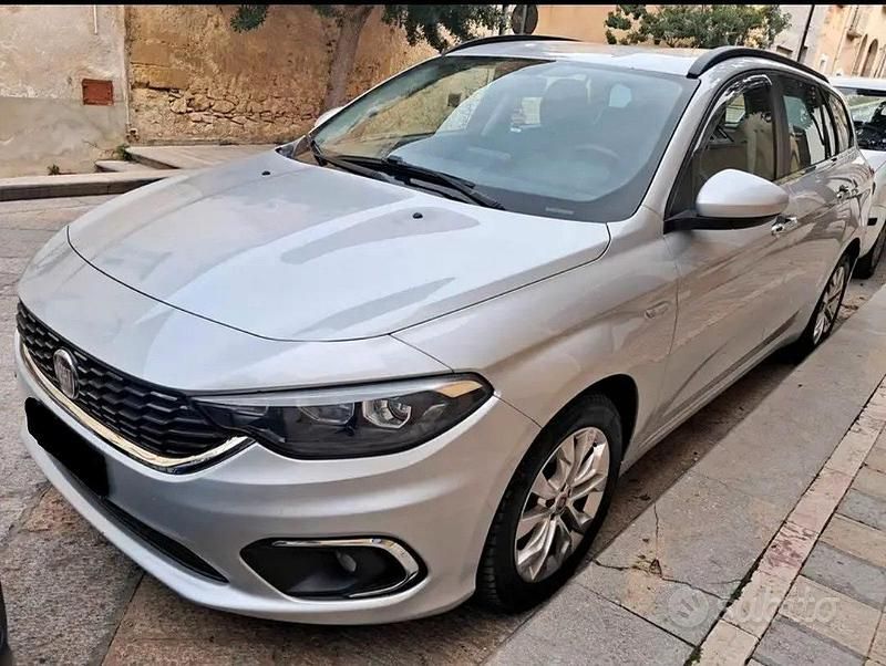 Usata Fiat Tipo 120 CV (88 kW) 2017 Grigio Station wagon