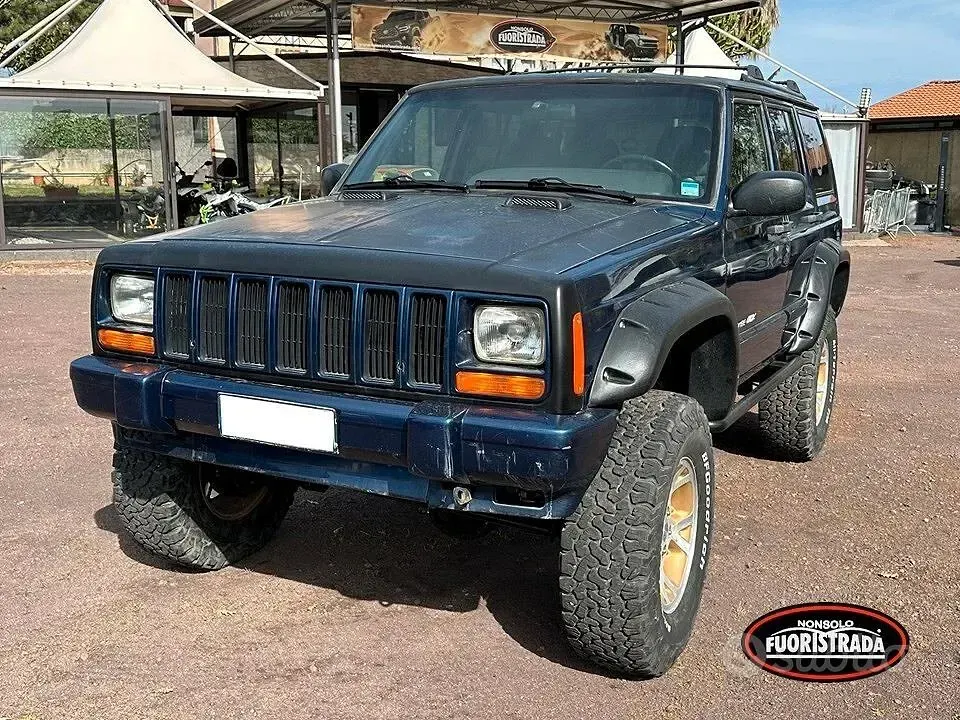 Usata Jeep Cherokee Sport 116 CV (85 kW) 2000 Blu SUV