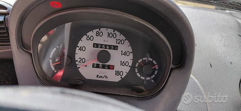 Usata Fiat 600 39 CV (28 kW) 2000 Rosso Utilitaria